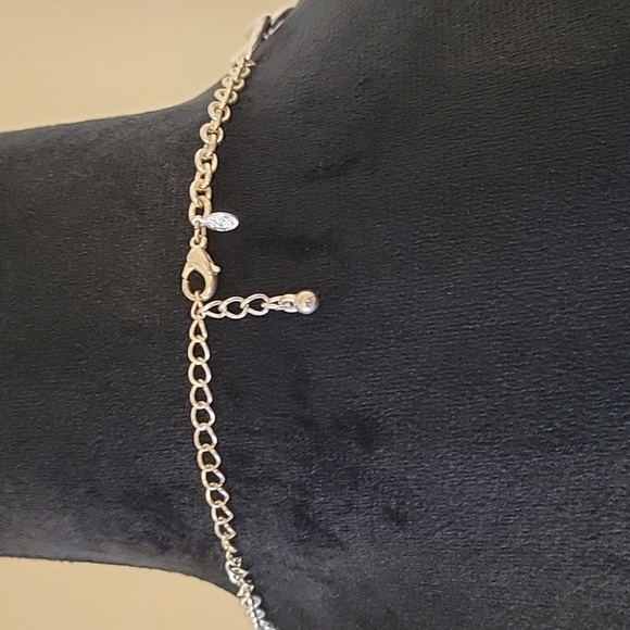 Elegant Silver Chain Necklace and Bracelet Set Premier Designs-Gilford - Picture 4 of 14